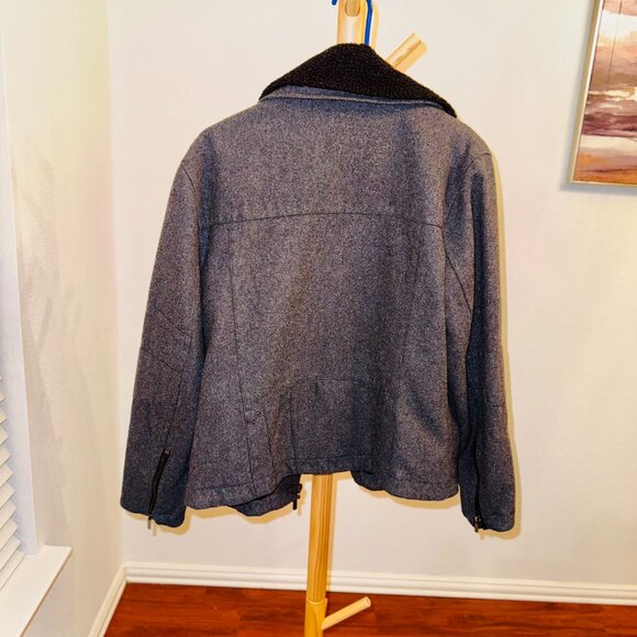 H&M Biker Style Wool-Blend Coat with Faux Shearling Collar – Size 40R - Picture 2 of 3